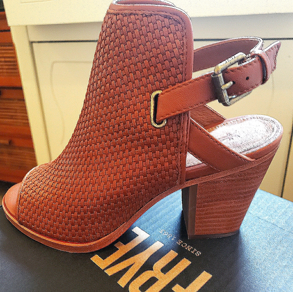NIB Frye Woven Leather Heel with Heel Strap